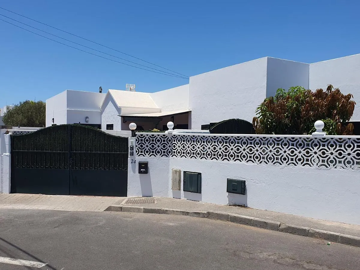 Casa El Eco Del Volcan 2 Teguise  Holiday home